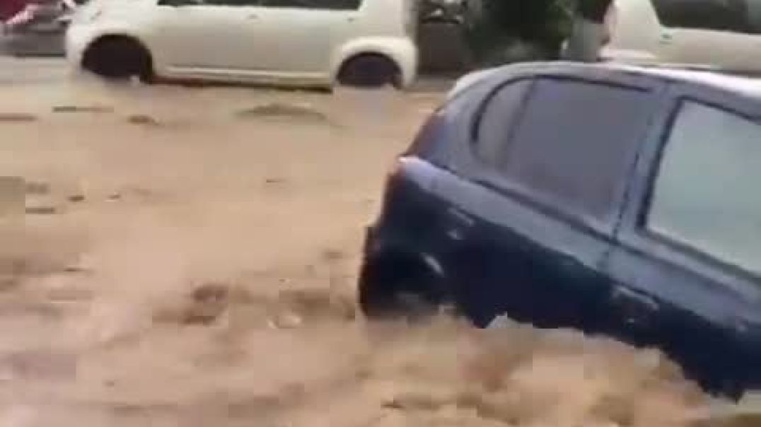 Перед портом Яффе в Тель-Авиве сегодня наблюдали водяной смерч, а низины крупнейшего города Израиля 