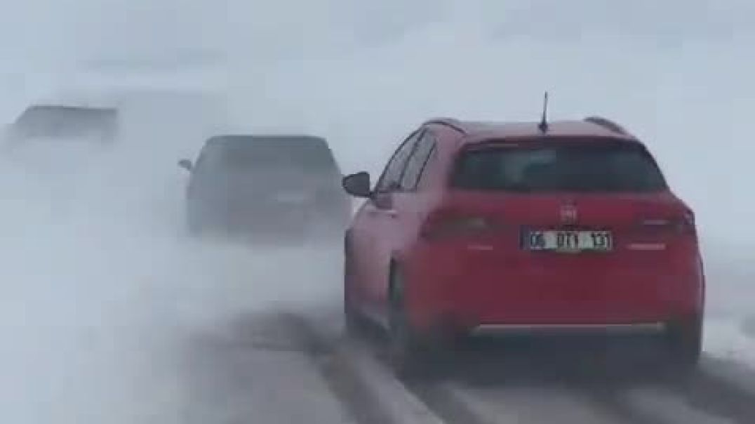 Сильная метель в турецком городе Ардахан, столице одноименной провинции